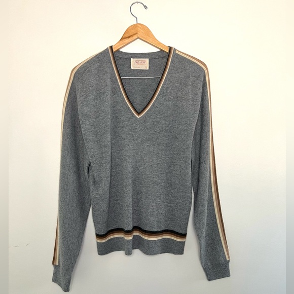 Vintage 80s Knit V Neck Sweater - Picture 2 of 4